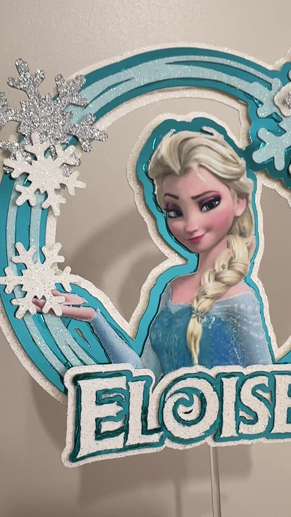 Thumbnail: Elsa Frozen Themed Cake Topper