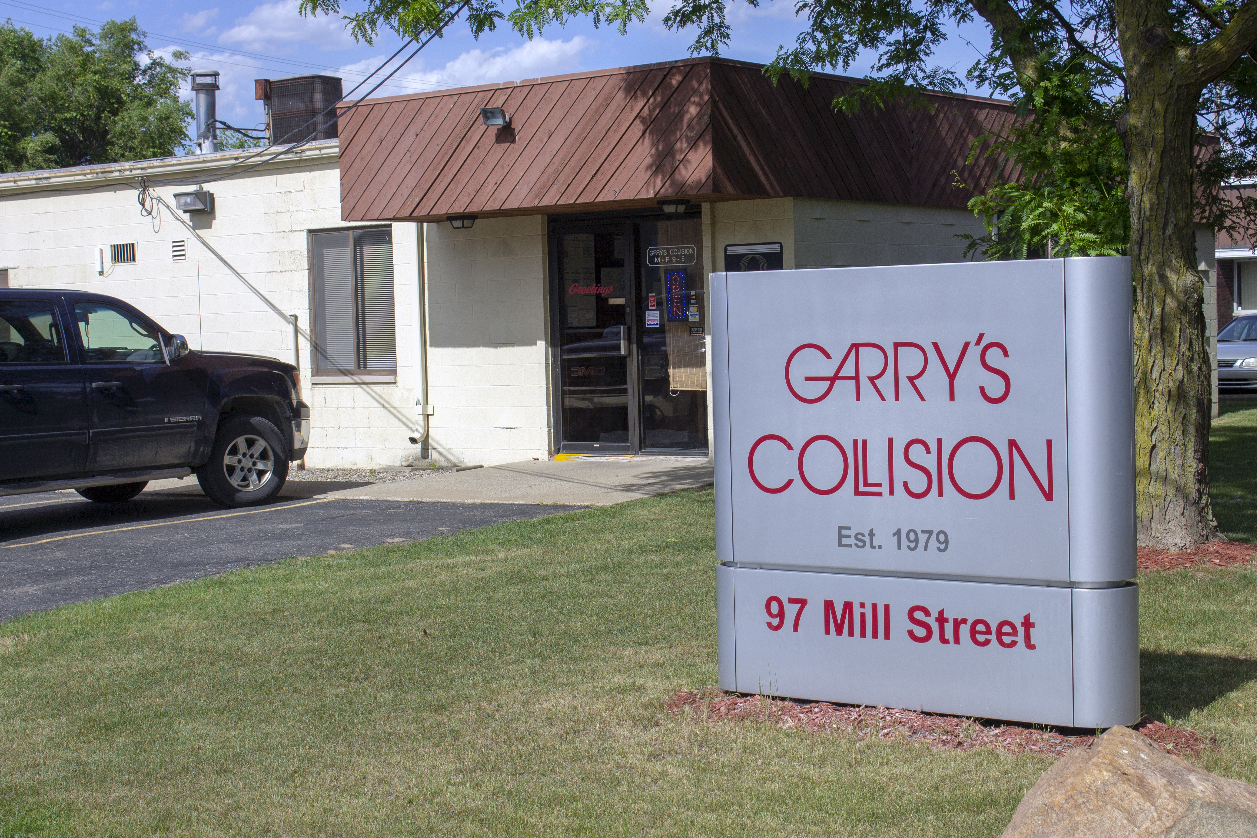 Collision Repair In Rochester Mi Garry S Colission