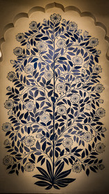 Lobby wall painting at Oberoi Vanyavilas hotel in Ranthambore, India, on Elegant Escape, the best luxury Travel Blog.