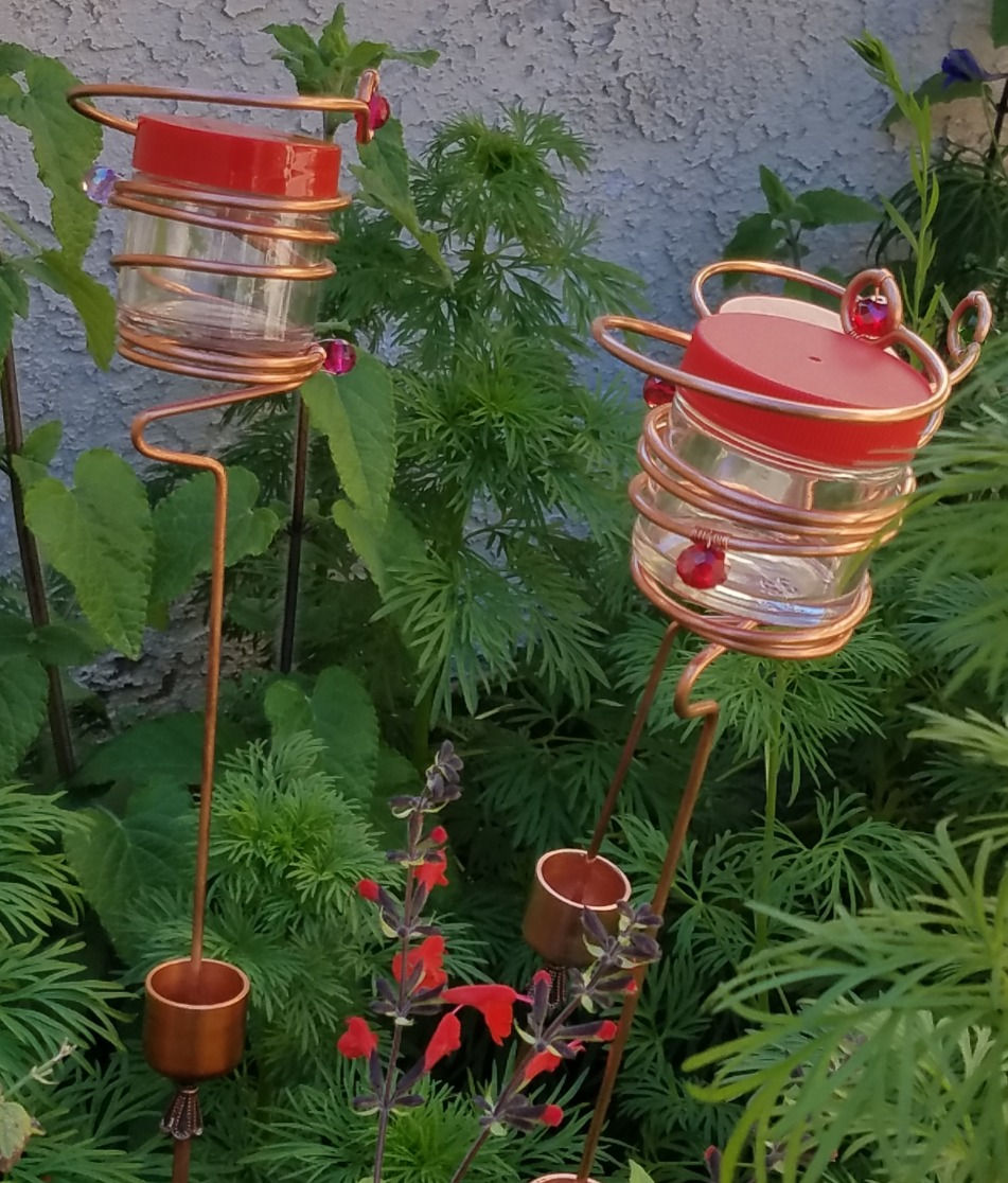 Staked Feeder w/Ant Moat
