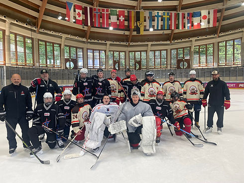 Markus - Team pic on ice 1.jpg