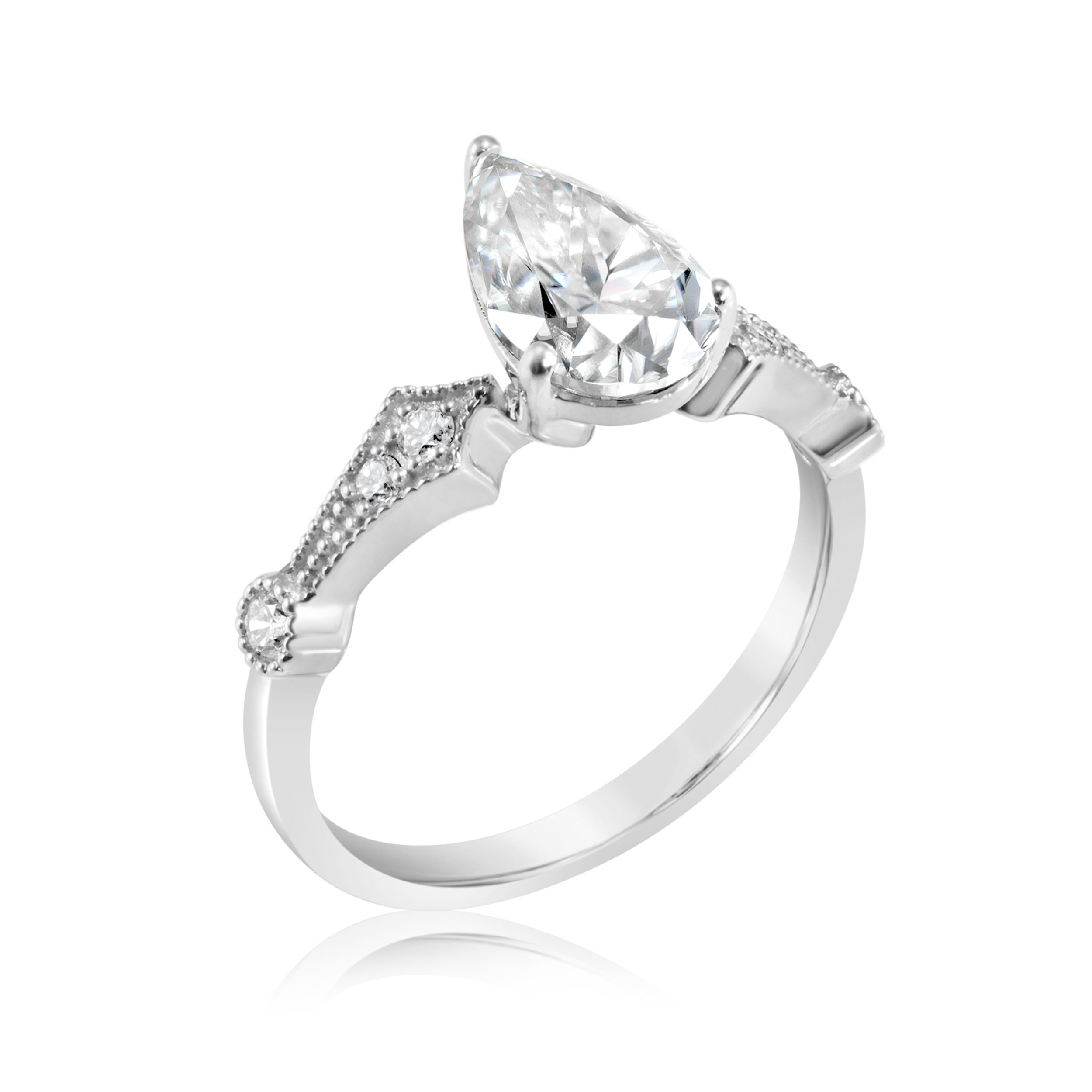 Droplet-shape diamond 18K ring setting