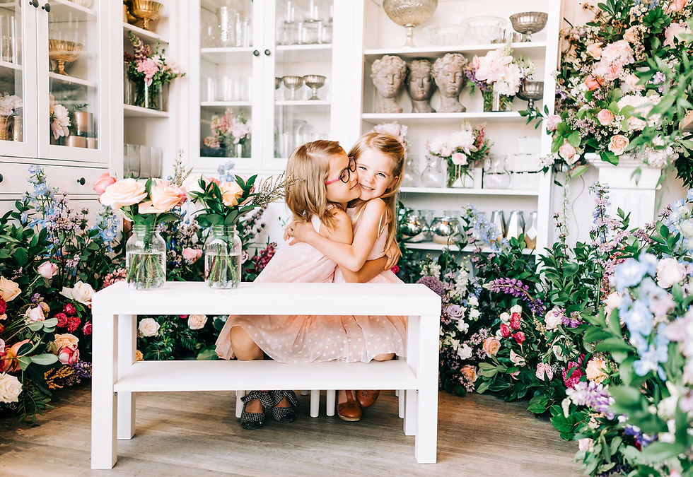 AlexandraKurtaPhotography_CreativeEdgeFlowersYYC_Meghan-5.jpg