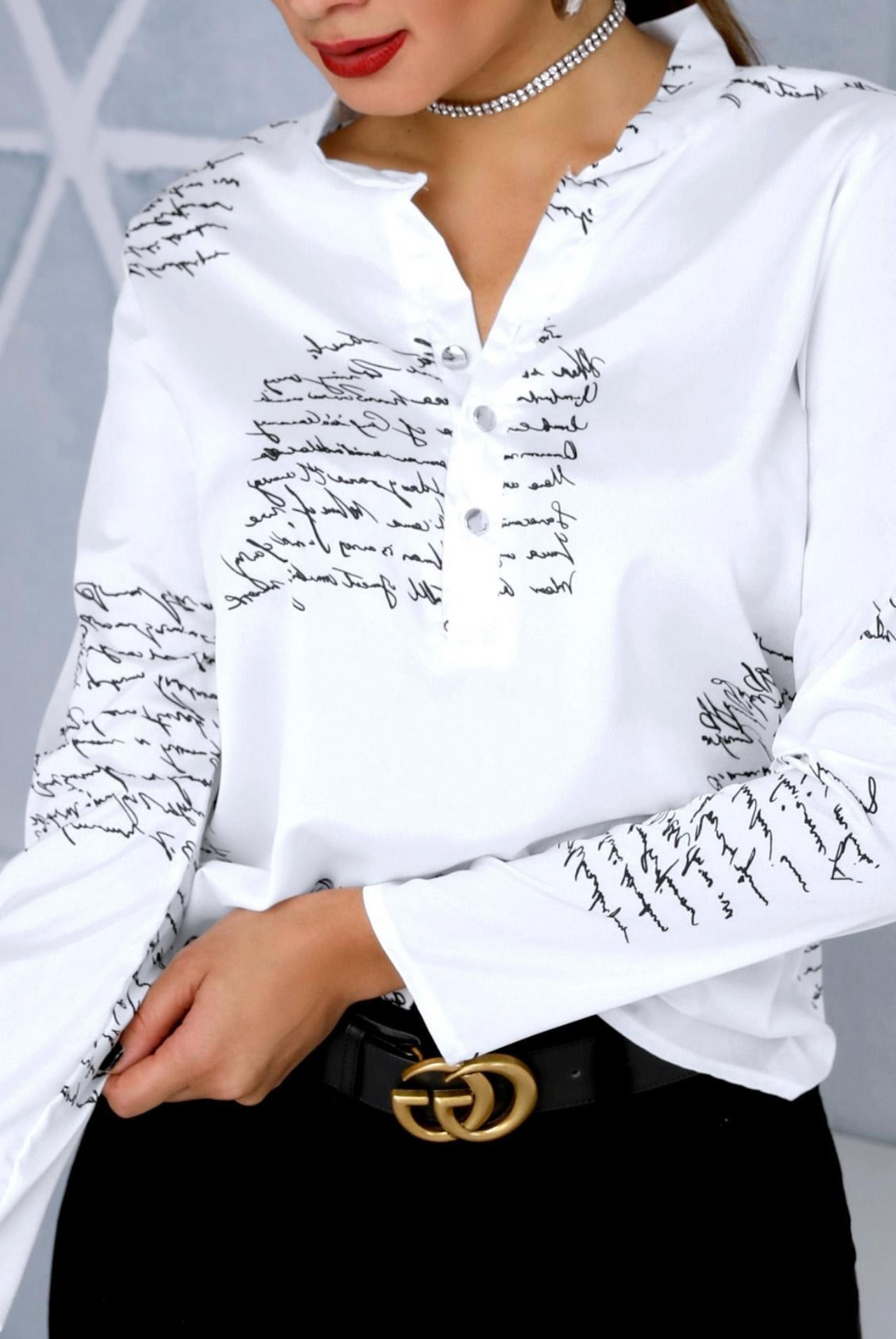 LETTER PRINT CURSIVE WHITE N BLACK LONG SLEEVE