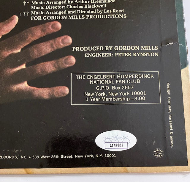 Thumbnail: Engelbert Humperdinck Autographed Album (JSA)