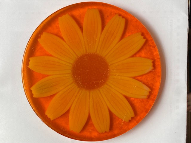 1970's Vintage Daisy Flower Hotplate Wall Hanging