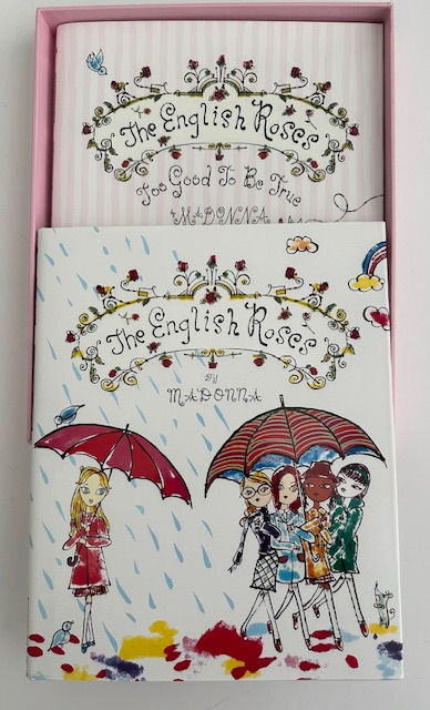 Thumbnail: Teo books together