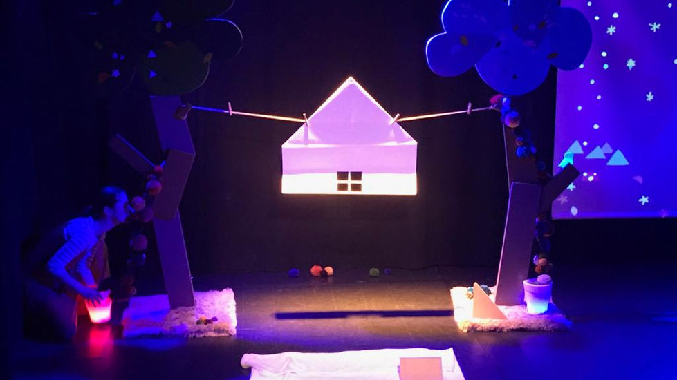 PEQUEÑAS ARQUITECTURAS | Espectáculo de María Escobar | AMARELO Distribución Escénica