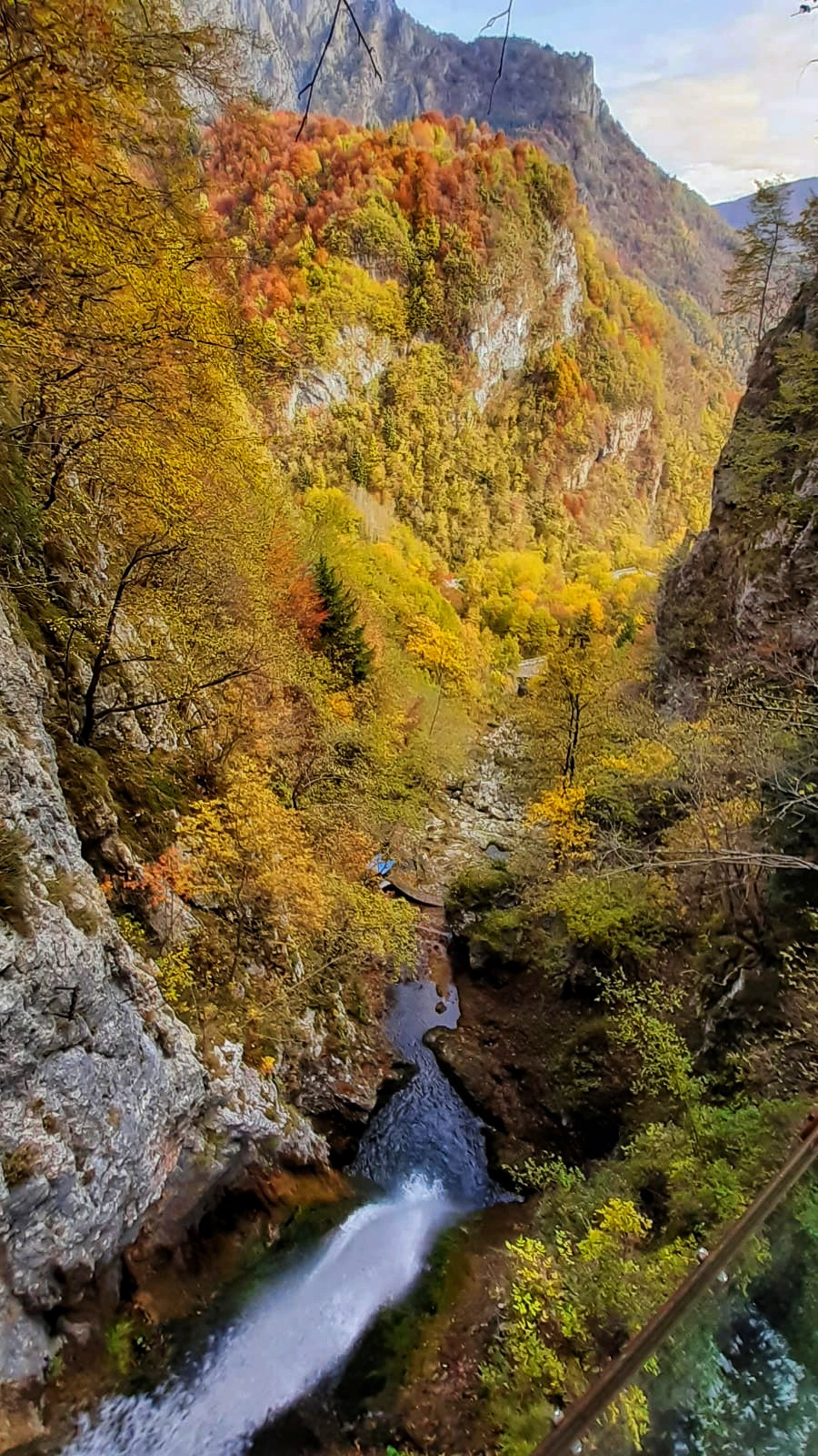 Cascata di Brazzavalle tra Veneto e Trentino