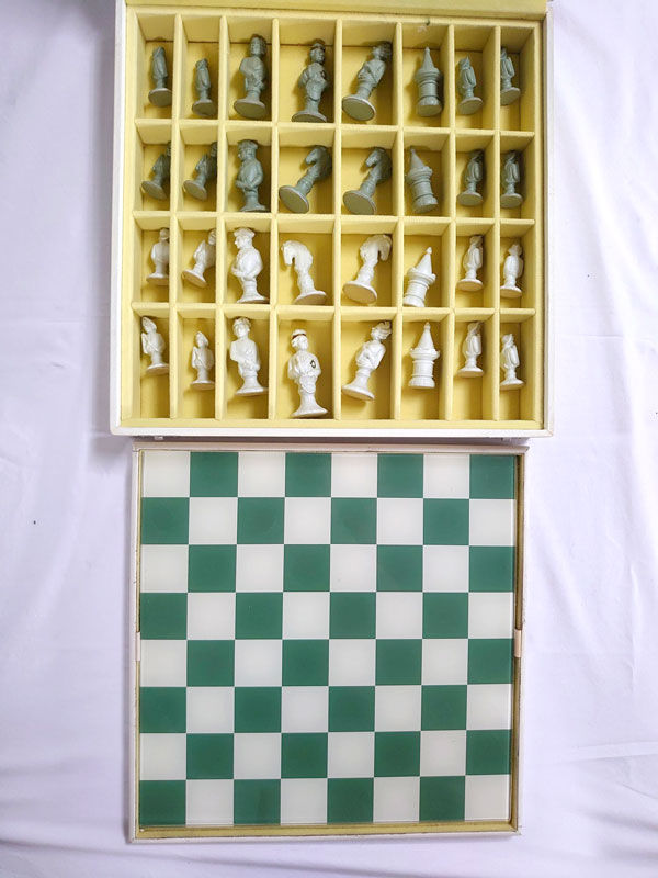 Fürstenberg Biscuit Porzellan Schachset