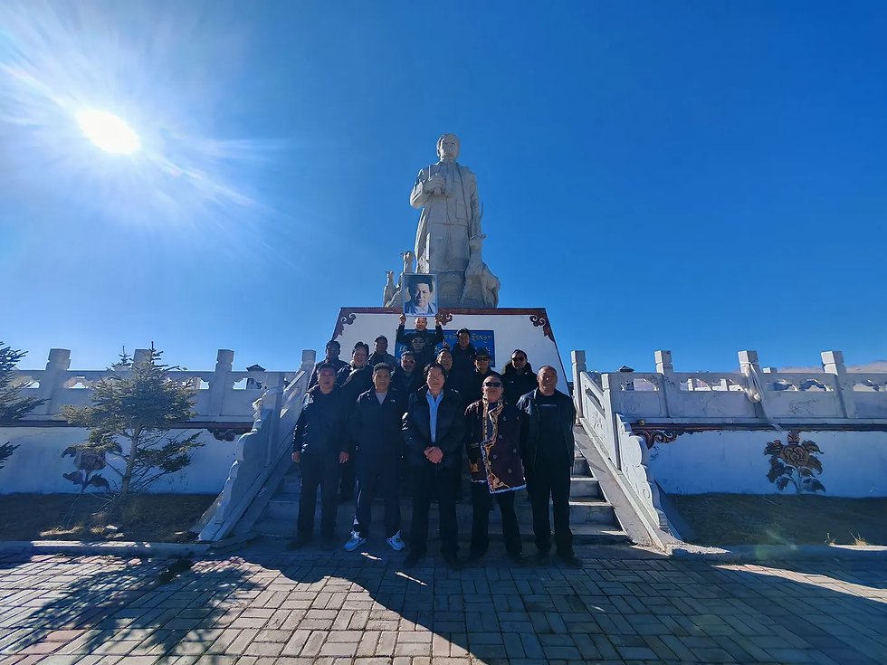 In 2026, some patrolmen went to Sonam Dargye’s sculpture and held high Zhaba Dorje’s photo.