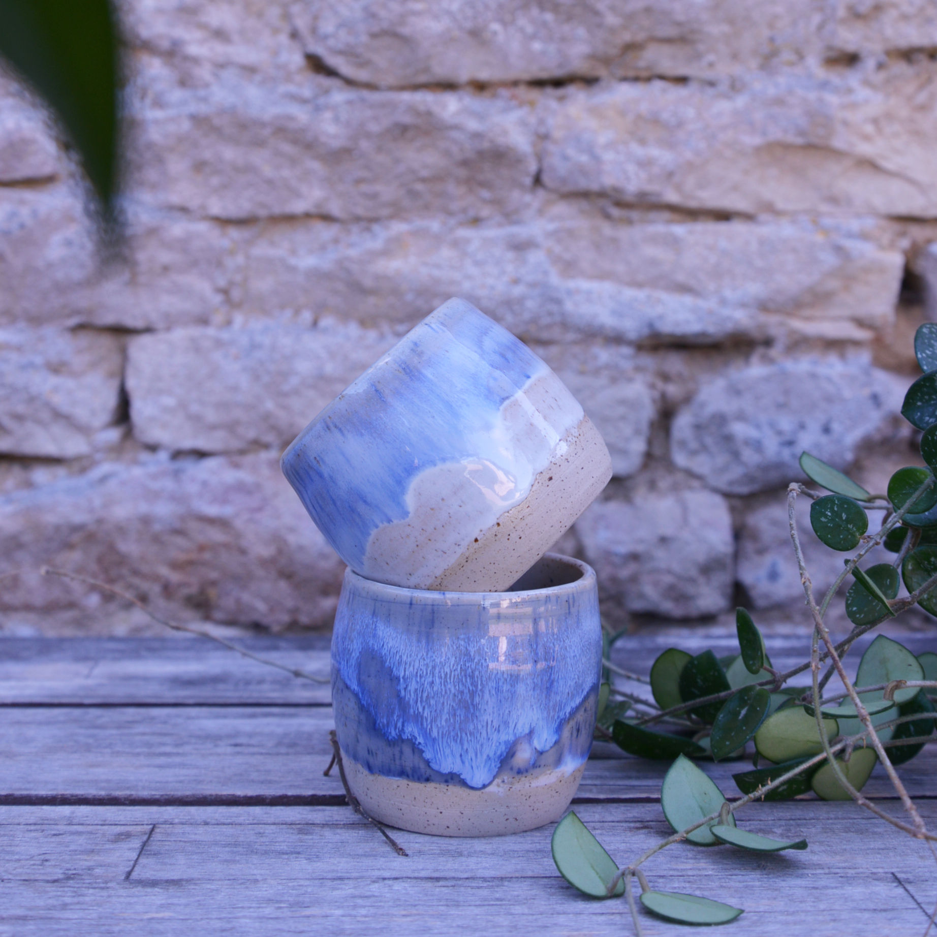 Lot 2 tasses bleues en céramique
