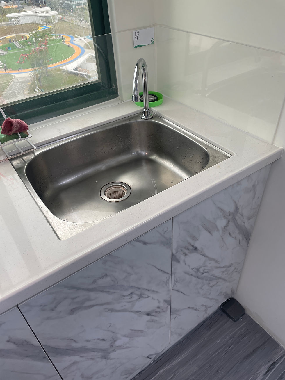 섬네일: 발로 작동하는 수도꼭지 T-726B-U