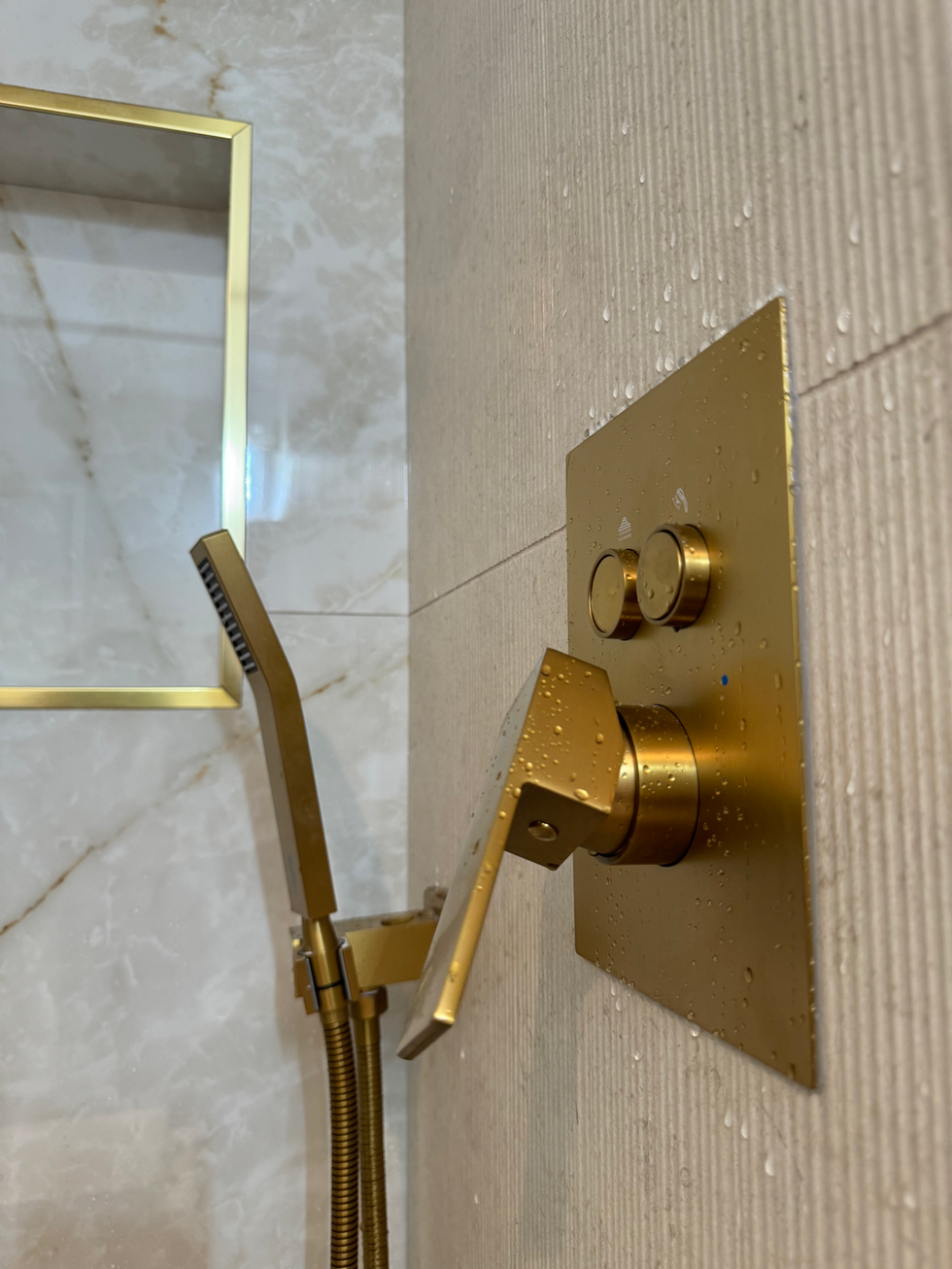 20241123_011956708_iOS