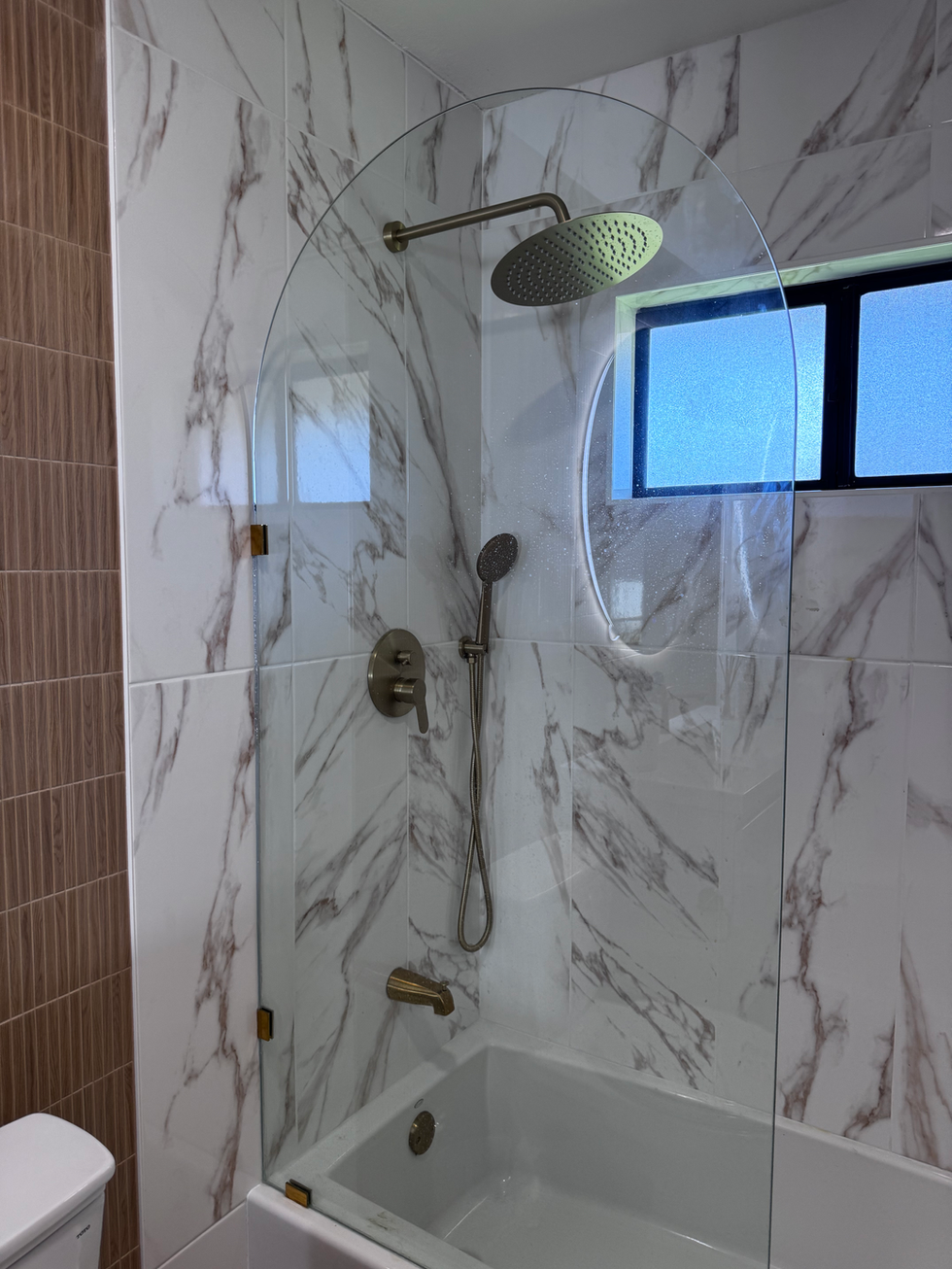 20250909_220153915_iOS