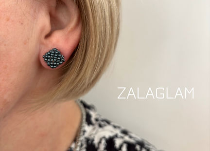 szfinx zöld apró gyöngy fülbevaló, kézzel készített gyöngyös ékszerek, magyar termék fülbevalók, zalaglam márka