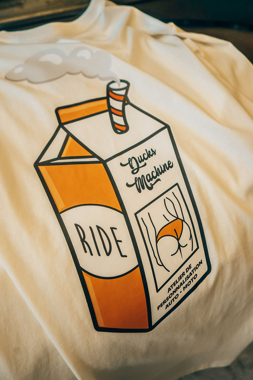 Miniature : T-SHIRT "MILKY ASS"