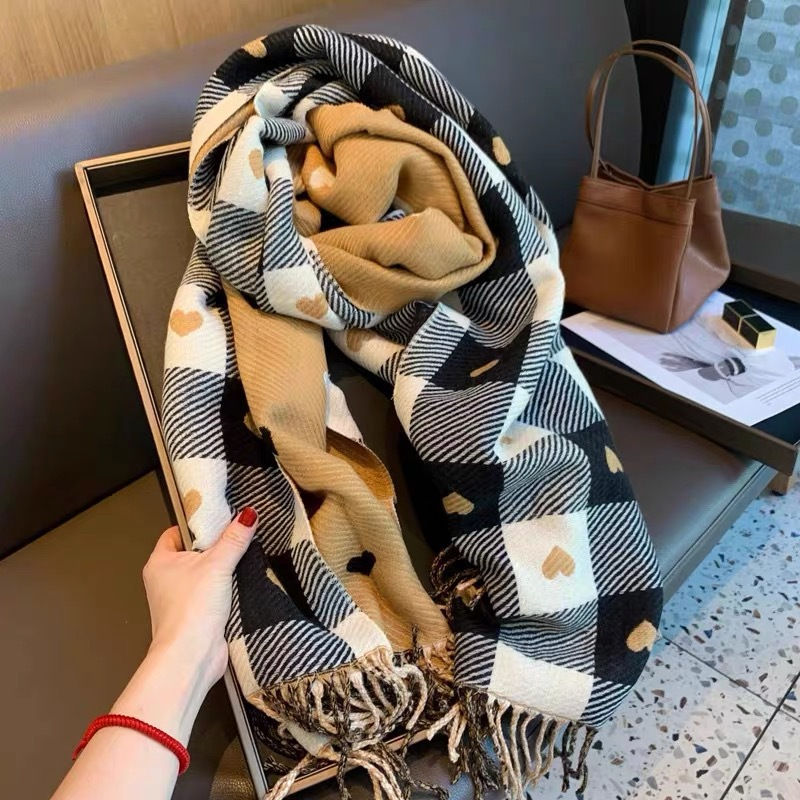 Thumbnail: Vienna Heart Scarf