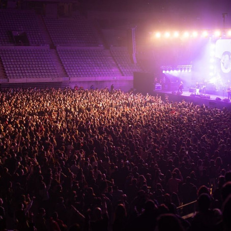 Love of Lesbian, la banda encargada de retomar los conciertos masivos