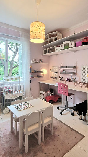 efter organisering barnrum med var sak på sin plats