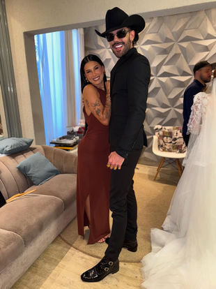 Ana Castela e Luan aparecem juntos em festa e servem conexão, carisma e look de respeito