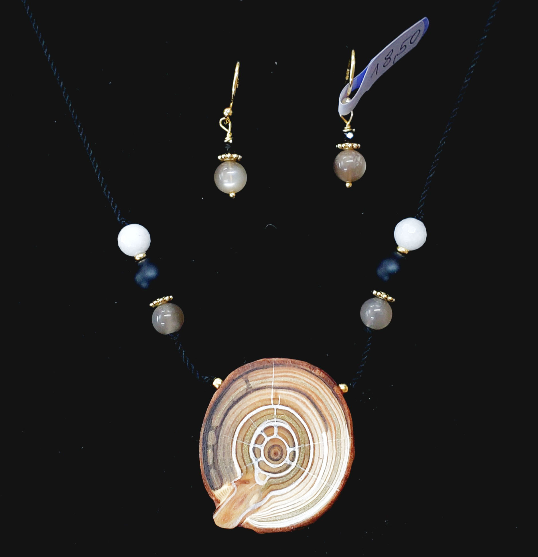 Naturlieb Collier aus Pinie mit Mondsteinen und Onyx