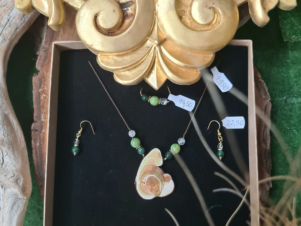 Miniaturbild: Naturlieb Collier aus Pinie mit Jade,  Bergkristall und Moosachat