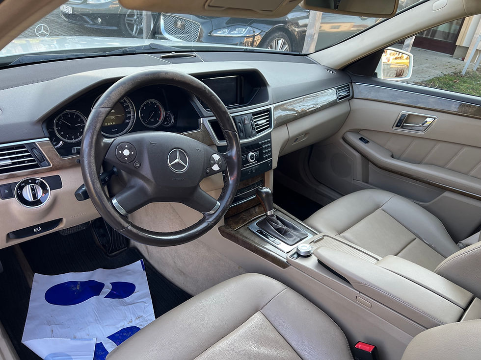 Thumbnail: Mercedes E220 CDI T model - ELegance , Automata, Panorama - Szkonyv