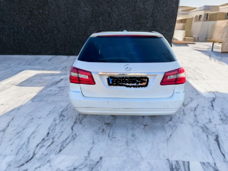 Thumbnail: Mercedes E220 CDI T model - ELegance , Automata, Panorama - Szkonyv