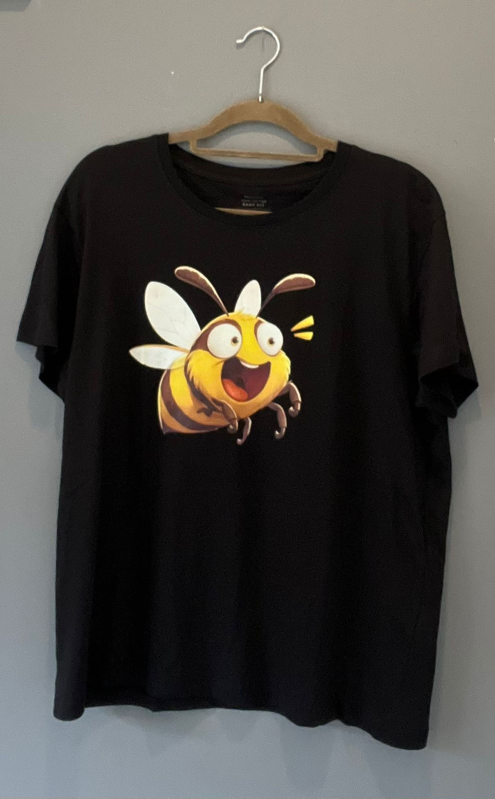 Black Cotton, Excited Bee T-shirt, XL