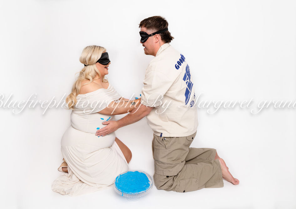 gender reveal photoshoot
