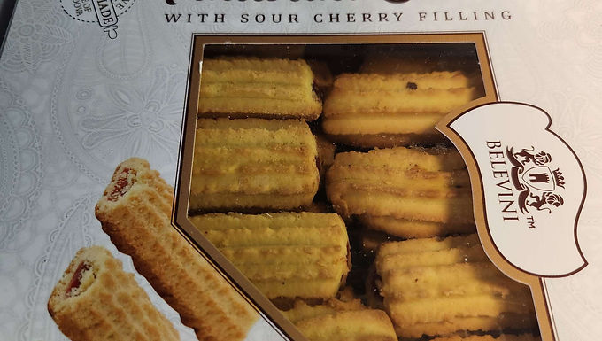 Belevini Fruttolini Sticks with Sour Cherry Filling