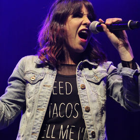 Vegas' Own THIGH VOLTAGE Female AC/DC Tribute Rocks Brooklyn Bowl LV