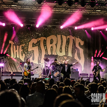 EVERYBODY WANTS THE STRUTS! BRIT ROCKERS BRING ANNIVERSARY TOUR TO LAS VEGAS AT THE BEL-AIRE BACKYARD WITH DIRTY HONEY