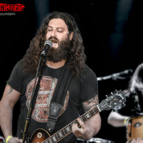 LULLWATER: Passing Through Vegas To Everywhere