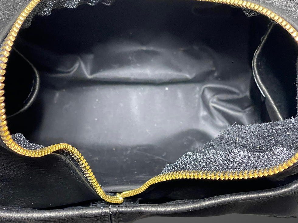Thumbnail: Teardrop Leather Crossbody Bag Black Style 132