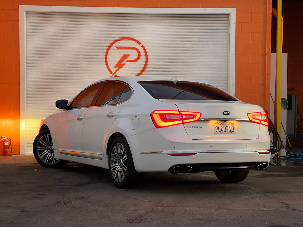縮圖：2015 KIA Cadenza