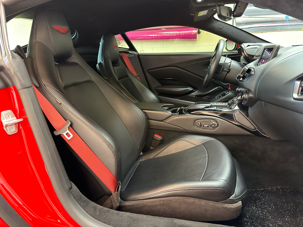 縮圖：2020 Aston Martin Vantage