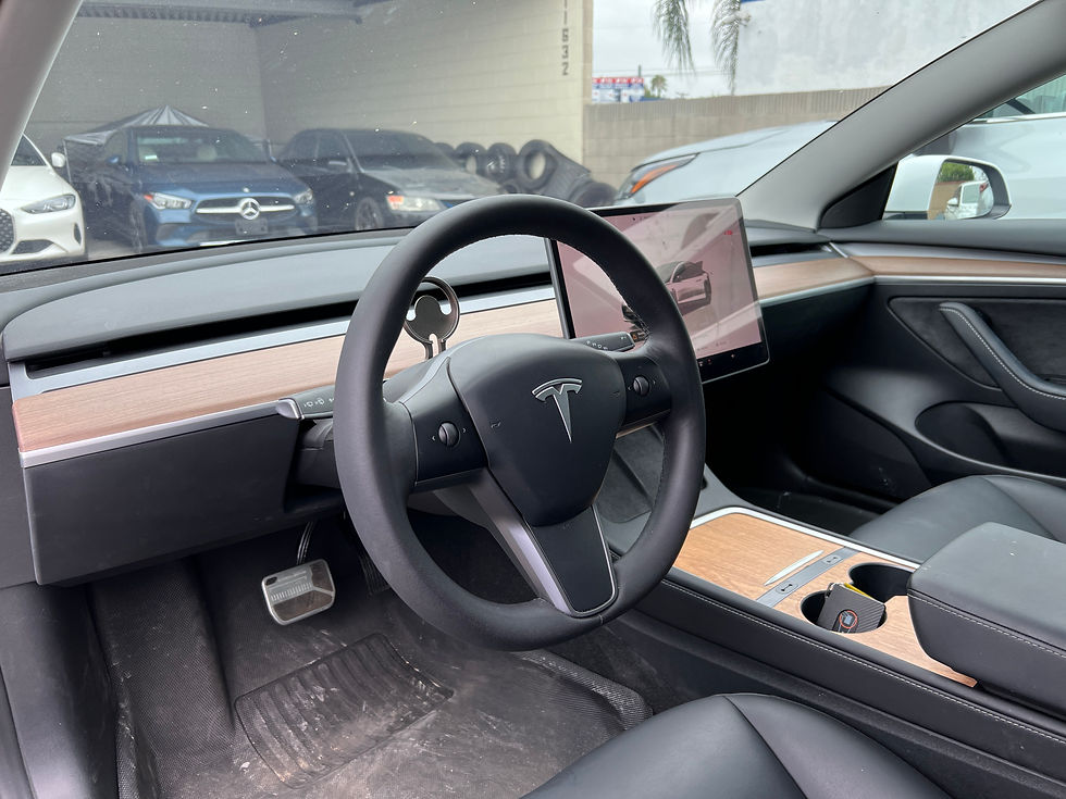 縮圖：2023 Tesla Model 3 Standard