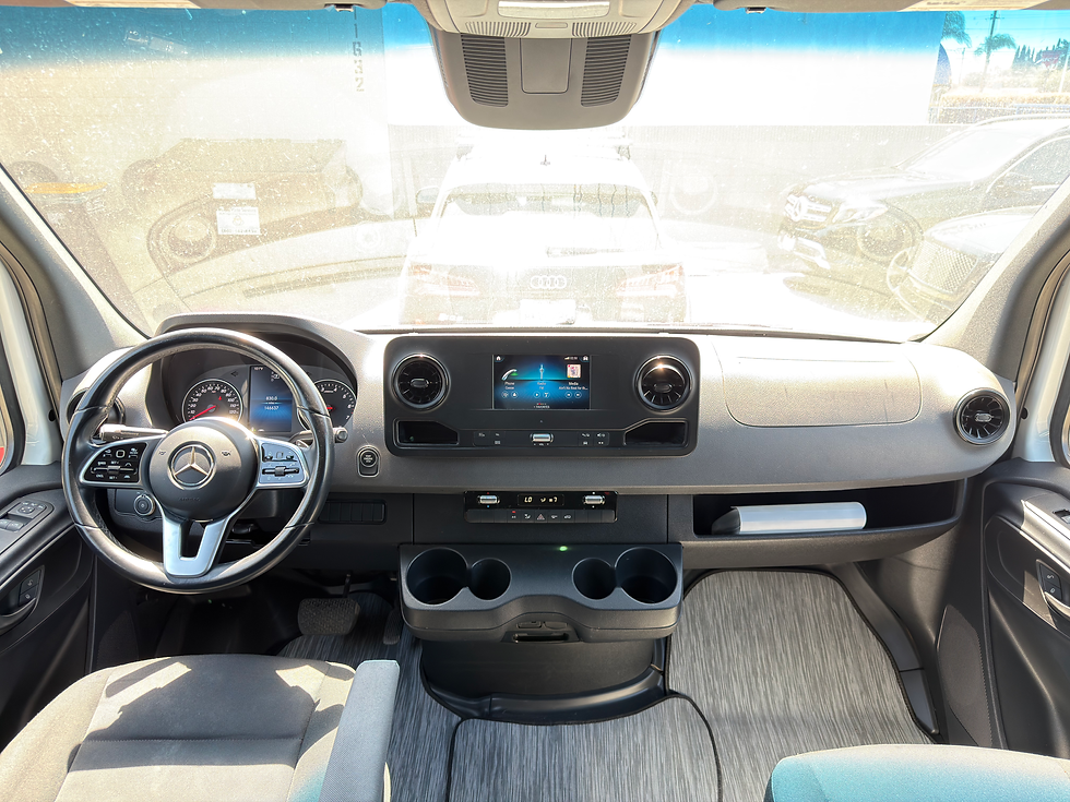 Thumbnail: 2022 Mercedes Benz Sprinter 144'Stander Roof