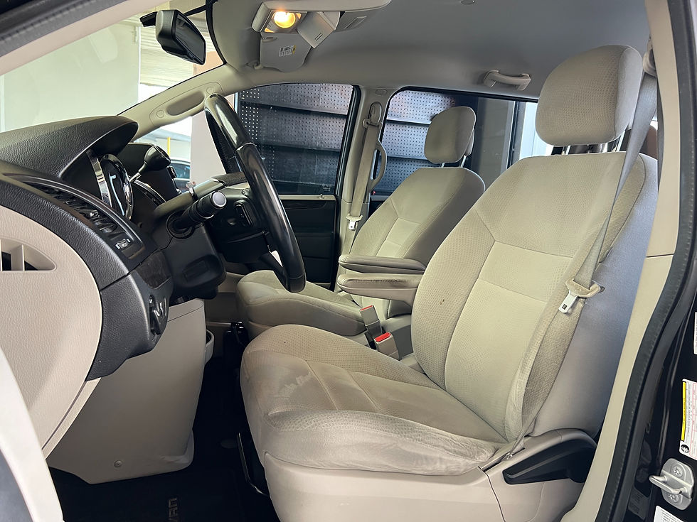 縮圖：2014 Dodge Caravan
