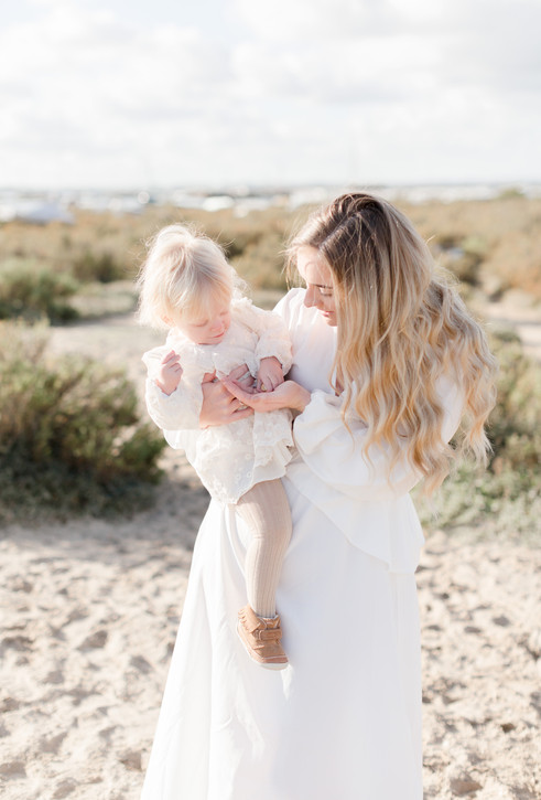 beach session mummy and me west mersea essex motherhood family photographer