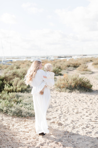 beach session mummy and me west mersea essex motherhood family photographer
