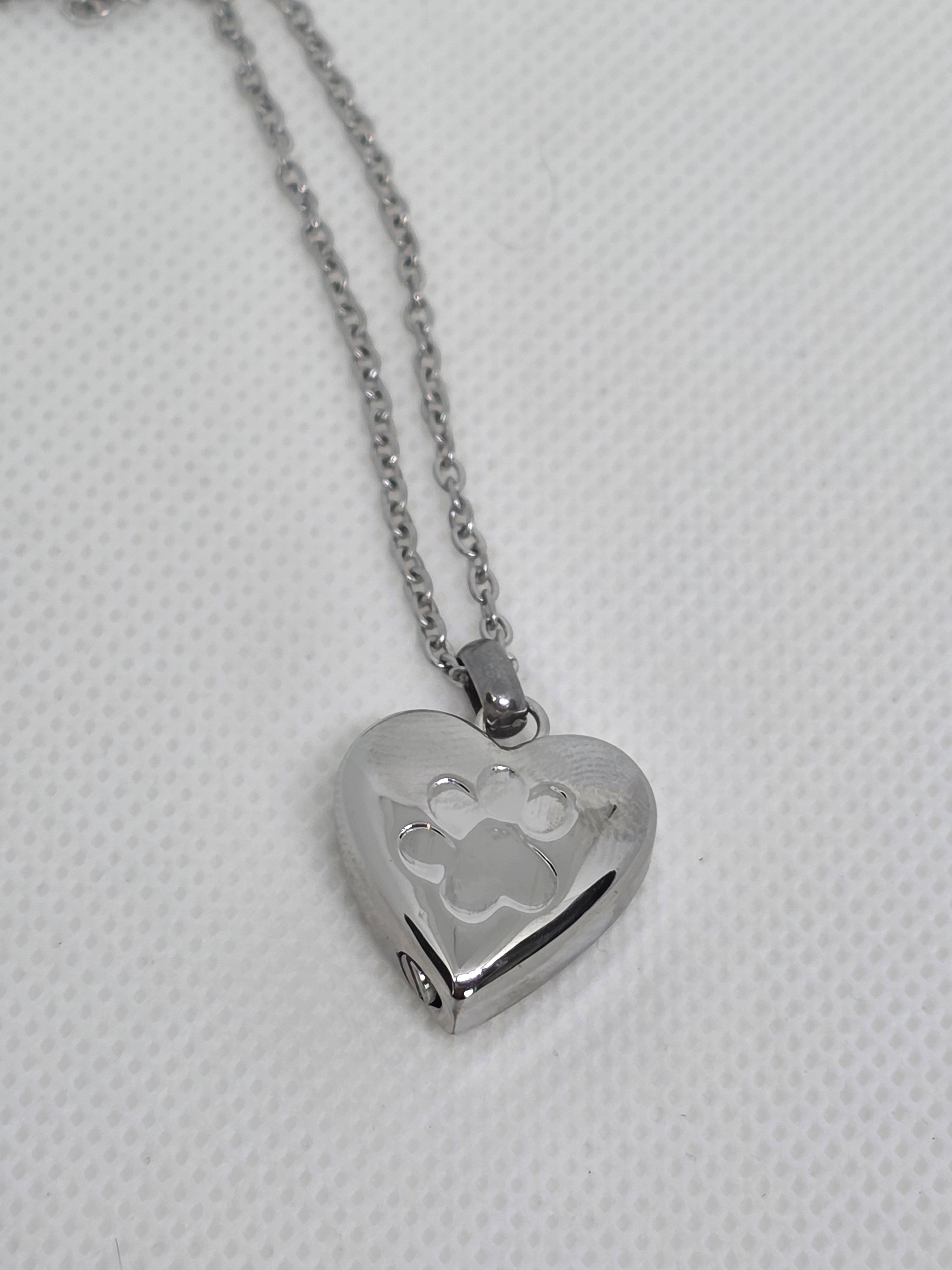 Ascheanhänger Herz mit Pfote