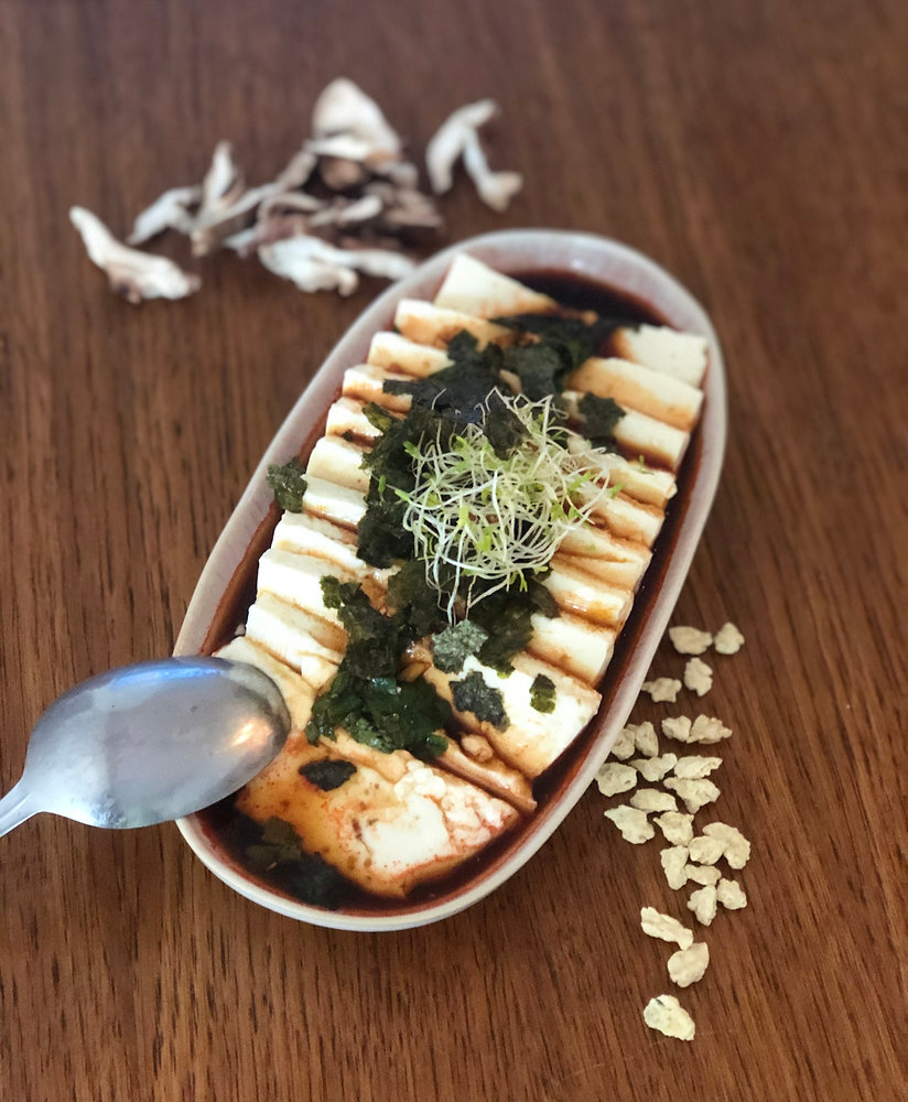 Tofu soyeux et sauce soja pimentée