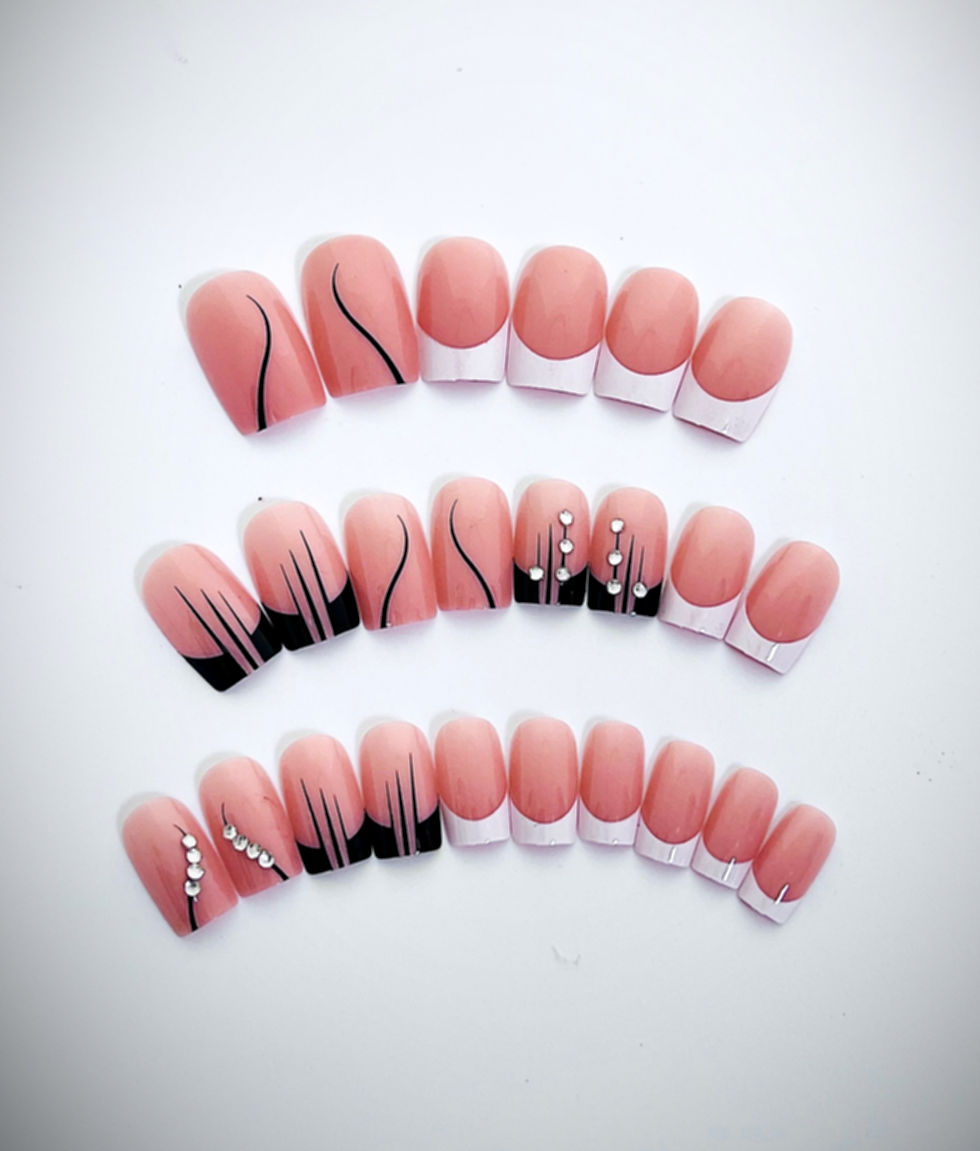 Stella - Press On Nail Set - Short/Square