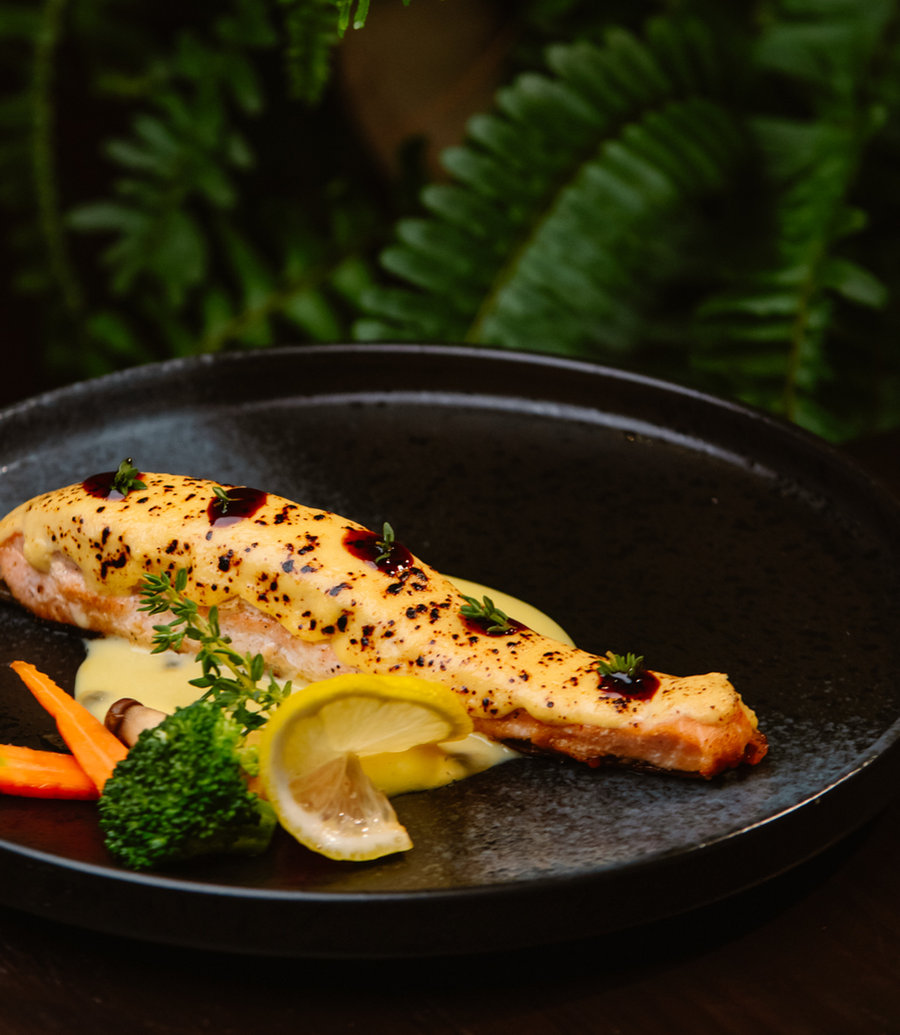 Cá hồi nướng phủ phô mai miso