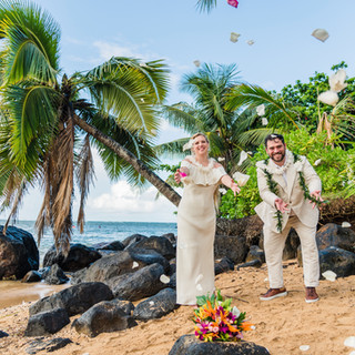 Kauai Island Weddings - Kauai's best wedding planning service. Beach & Palms Tropicana 14