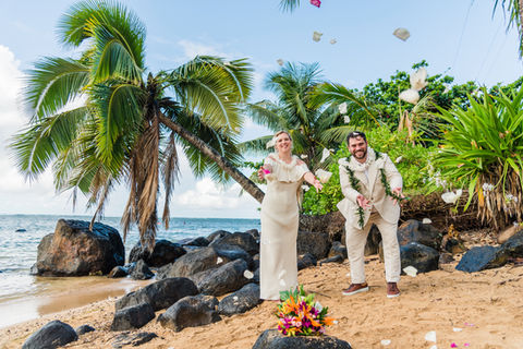 Kauai Island Weddings - Kauai's best wedding planning service. Beach & Palms Tropicana 14