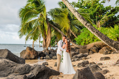 Kauai Island Weddings - Kauai's best wedding planning service. Beach & Palms Tropicana 1